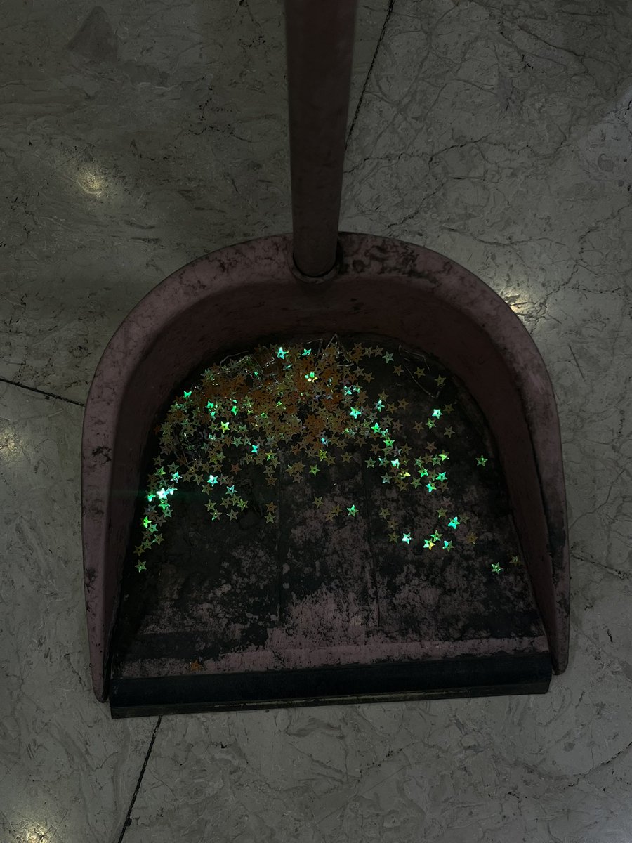 injanebbahar's tweet image. من در حال جمع کردن احساساتی که حروم شد :