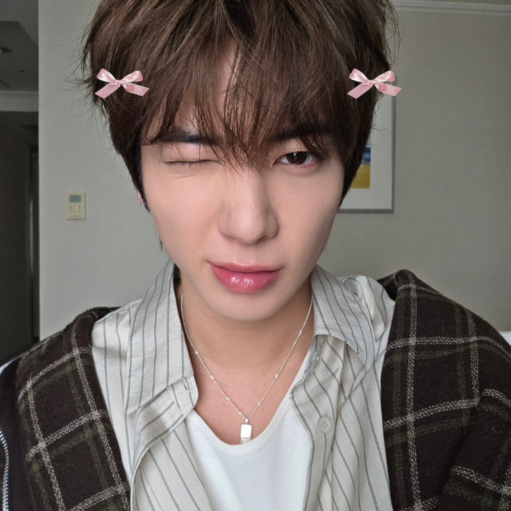 tyuninbows's tweet photo. he so cute 💧💧 https://t.co/TaVAJL12RK