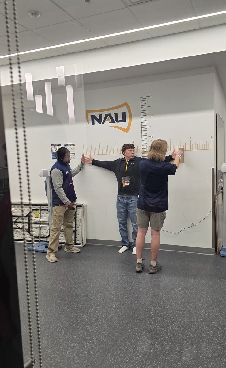 Homecoming was fun!! Thank you to <a href="/CamEickhoff/">Cam Eickhoff</a> <a href="/TimRoschmann/">Tim Roschmann</a> <a href="/JDiMinno/">Jerry DiMinno</a> <a href="/stephaunpeters/">Stephaun Tank Peters</a> <a href="/CoachRodBrown/">Rodney Brown</a> <a href="/Coachbwright4/">Brian Wright</a> <a href="/NAU_Football/">NAU Football</a> and the rest of the coaching staff for the hospitality. I appreciate the opportunity!