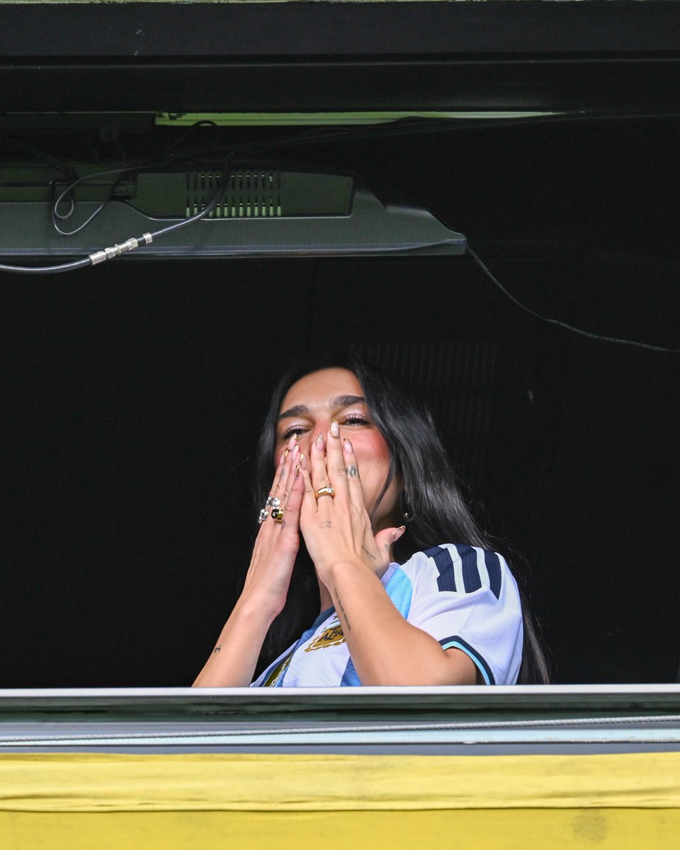 Dua Lipa Media tweet media