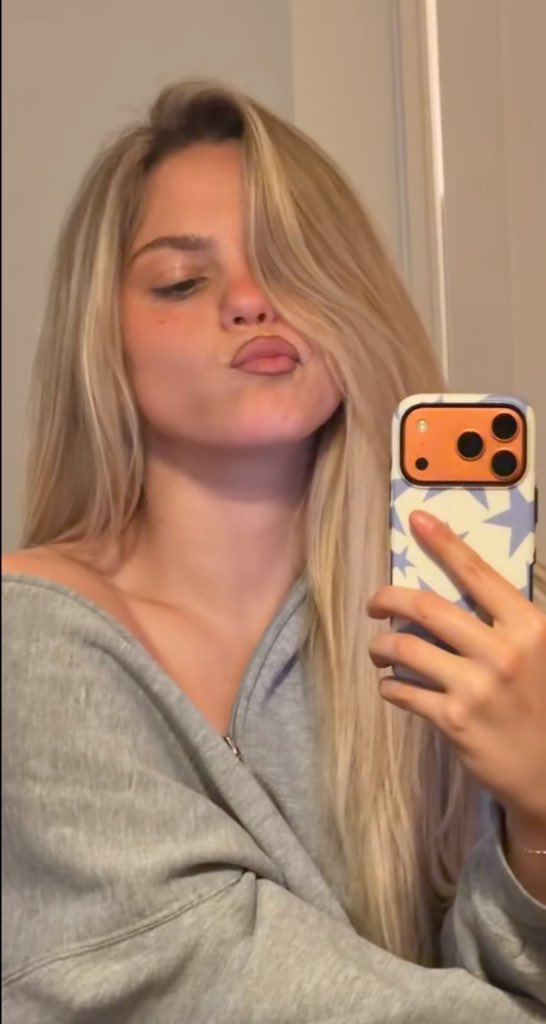 bloom is a gentleman โ
tweet media