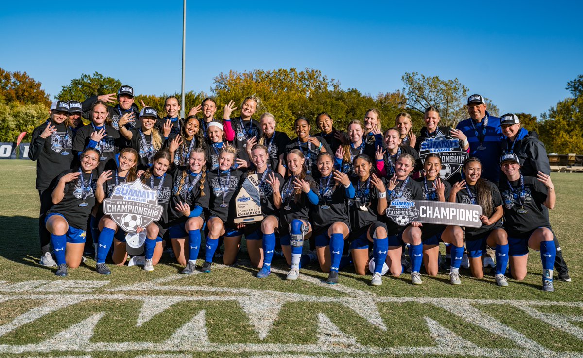 GoJacksSoccer's tweet photo. Hoisted the 🏆, 2025 edition!

#GoJacks 🐰 x #ReachedTheSummit https://t.co/n7iRy5VYuG