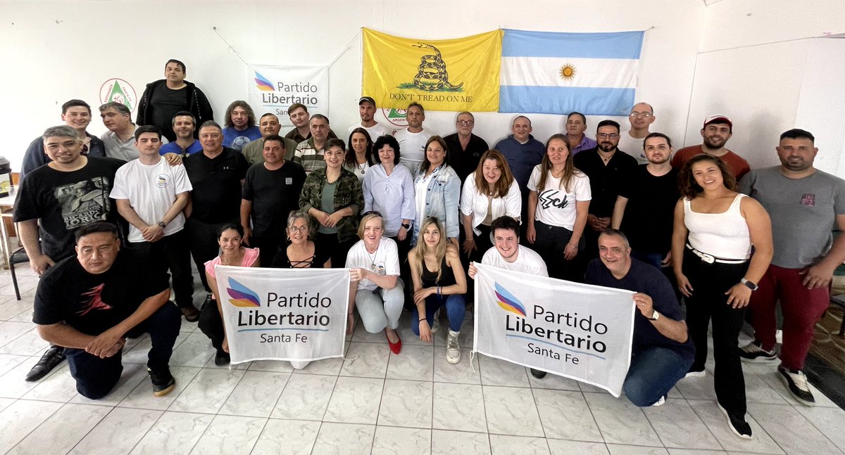 Reunión de Referentes del Partido Libertario en Esperanza.
Viva la LIBERTAD!