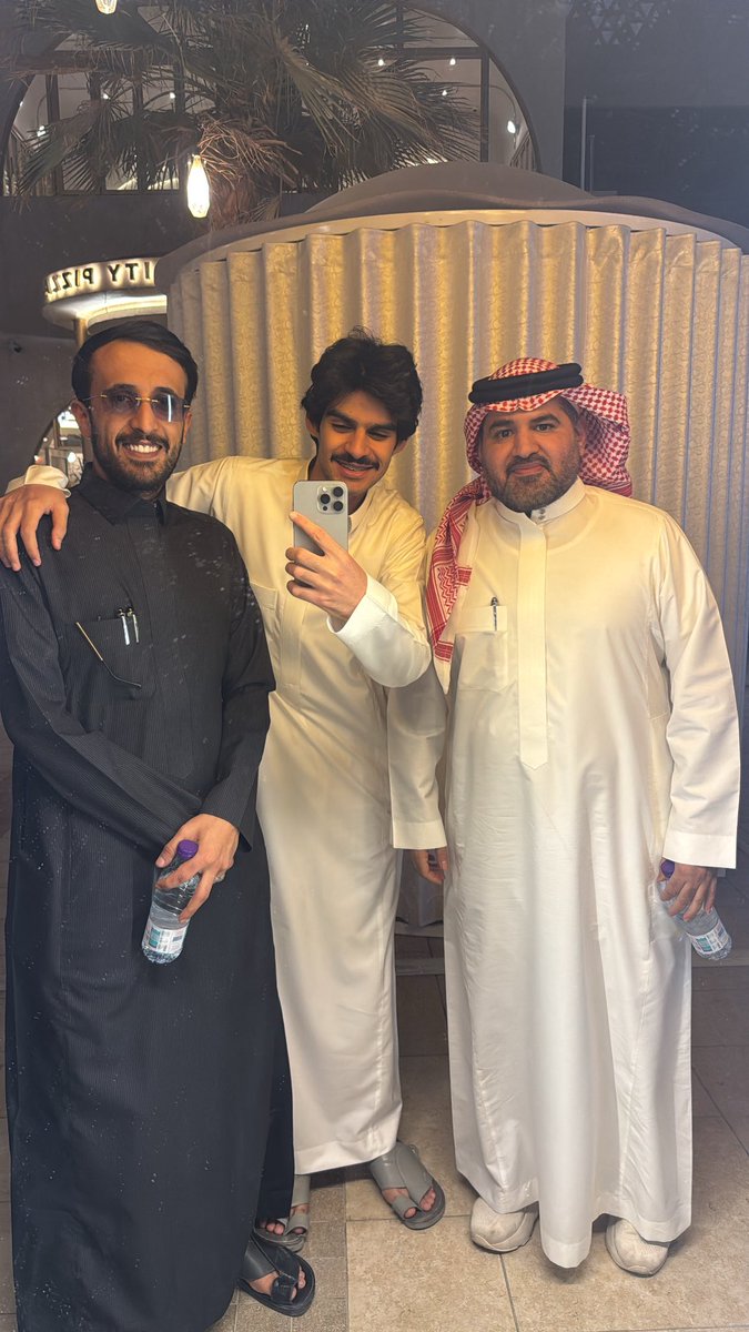 حنا قلطنا في صدور التواريخ
قبل لا نقلط في صدور المجالس