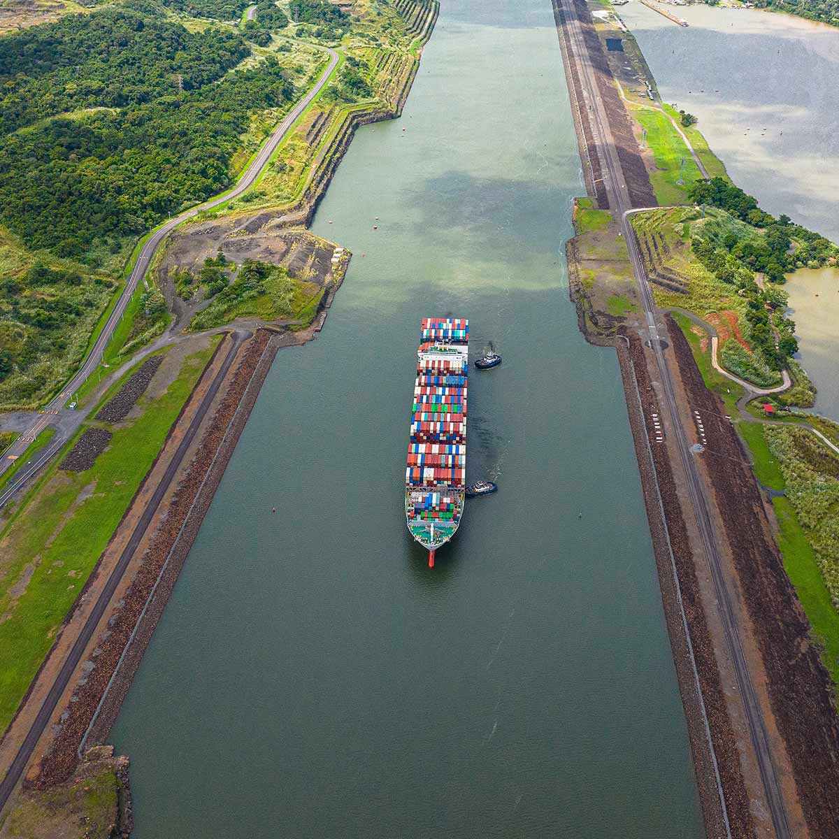 ConservativeOl's tweet photo. @LibOrNormal Gap looking like the Panama canal. https://t.co/23xjbOAkCc