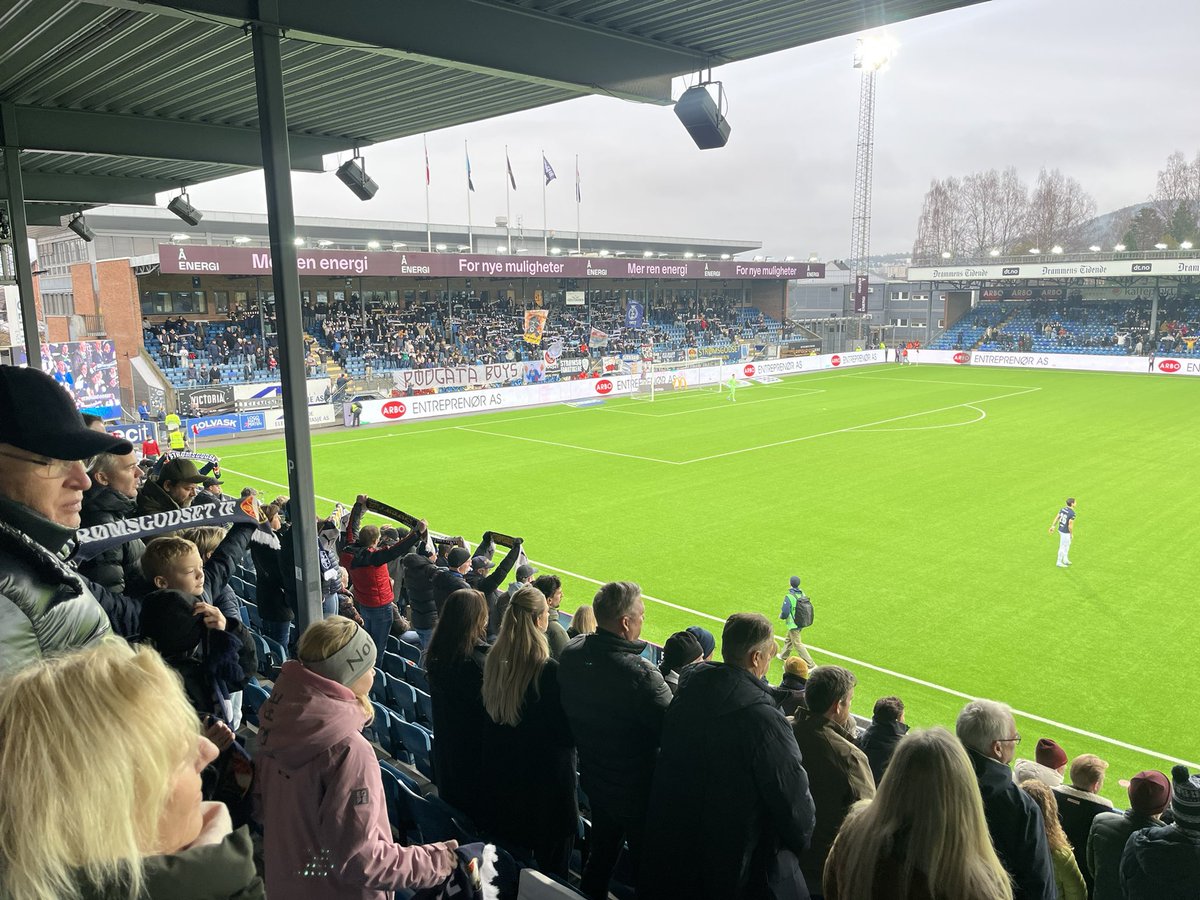 Jeg har fulgt denne klubben siden 2001. Nedrykk, opprykk, seriegull, e-cup, seier og tap i cupfinale. Akkurat som det skal være, spør du meg!

Nå skal vi ned. Og jeg skal på Marienlyst uten elementet av e-sport. Og 3050 er enda nærmere der de hører hjemme.

Vi er SIF!

#Godset