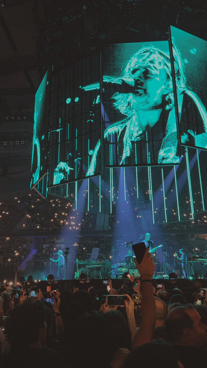 absolutbounty's tweet photo. Мама, я на #radiohead https://t.co/HflbRMJYcP