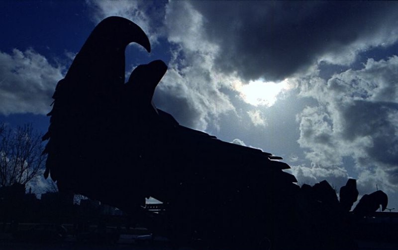 ProfetaBenfica's tweet image. Para quem assistiu a um balde de merda em forma de mandato e decidiu repetir a dose, façam bom proveito. 

Merecem isto e muito mais.