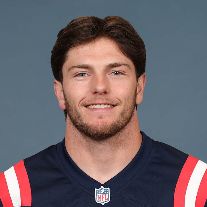 _willcompton's tweet image. Two undrafted GALLONS of milk leading the #1 run defense in the NFL that hasn’t allowed a 50 yards rusher