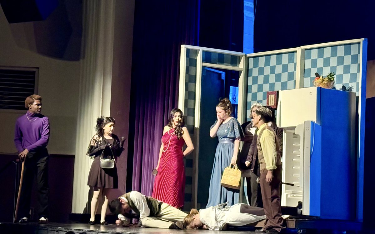 Midland_ISD's tweet image. Our @MidlandHigh theatre students put on a wonderful production of Clue this weekend, and we got to celebrate our Communications Department Intern, Mya Mangal, for her role as Assistant Stage Manager!🎭
#StudentExperience #ExcellenceInAction