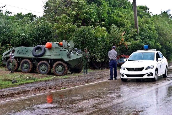 Cuba se levanta unida tras Melissa
Agradecemos el trabajo d electricistas,FAR,Minint y ETECSA. 
Valoramos el liderazgo de <a href="/DiazCanelB/">Miguel Díaz-Canel Bermúdez</a> en el terreno 
Cada donación fortalece nuestra recuperación
¡Juntos somos invencibles!
#FuerzaCuba
#YoSigoAMiPresidente 
#CienfuegosXMásVictorias