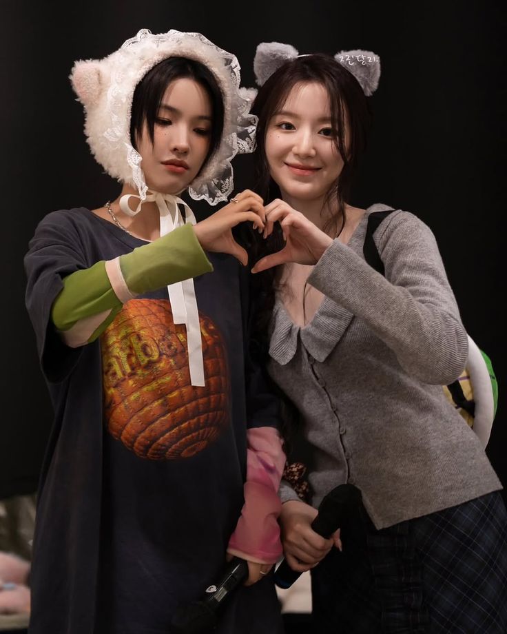 yehmazing's tweet image. Last day of voting, final.final boost

Which is your favorite Shuhua x i-dle duo? 

Reply with 1 or 2 or 3 or 4 AND repost

I vote #idle for #2025MAMAVOTE