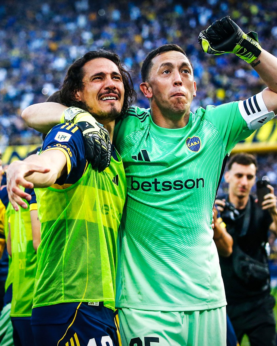 brfootball's tweet image. The scenes and emotions after Boca beat River 2-0 in the Superclásico at La Bombonera 💛💙