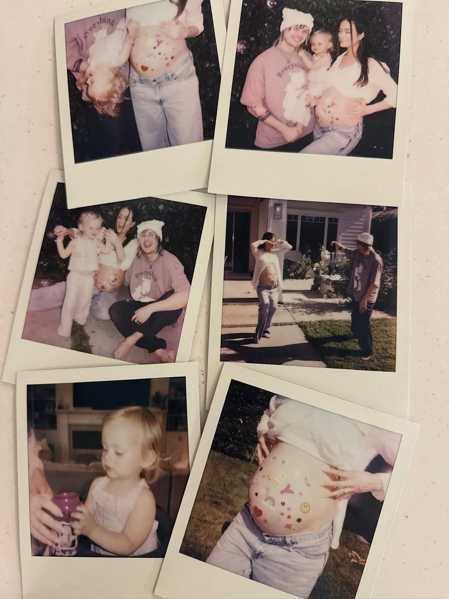 5SOSUpdES's tweet image. ◜📢◞ #INFOSOS — Uno de nuestros papás favoritos y su mini súper estrella 🥹🩷 Crystal Leigh-Clifford compartió varias fotos y videos junto a #MichaelClifford y su hija Lua 🌙

🔗: instagram.com/p/DQ0sPybEeRQ/