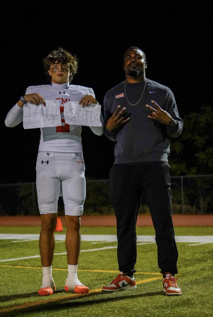 Greedy_Whit's tweet photo. Legendary C/o 27 WR Matt Anderson with a big weekend breaking the school record for WR Yards with over 1300 &amp; 26 TDs @MatthewAnder2on @210Preps #WRU https://t.co/1GrrwIfdje
