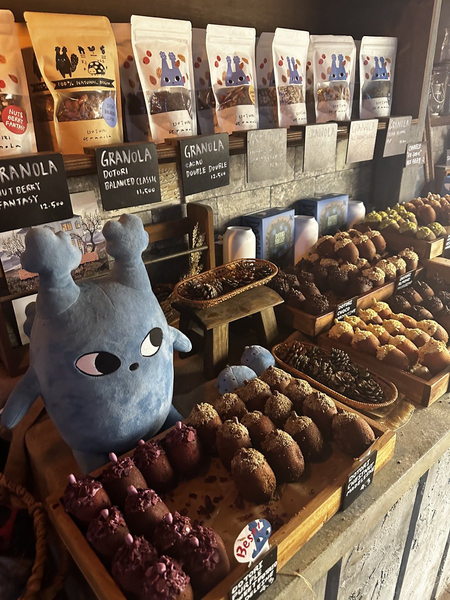 __mh__81's tweet image. CHALLENGE: Post a photo that's BTS but with nothing BTS in the photo 🤭