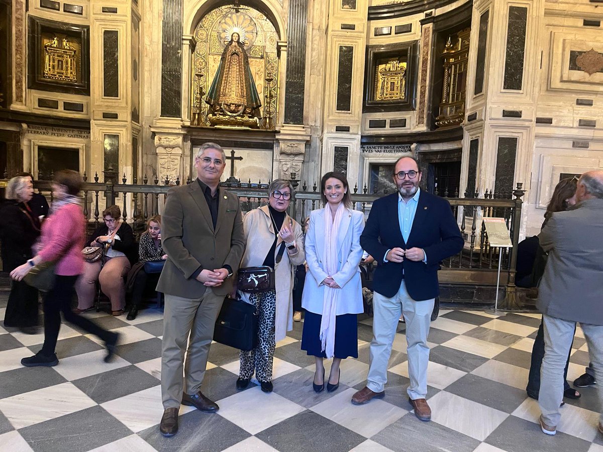 Hermandad de la Curia, Paso Negro ha asistido con su Consiliario Sr. D. Nicolás Poyatos, párroco de San Patricio a la Catedral de Murcia con motivo del Jubileo 2025. La celebración Eucaristía ha sido presidida por Excmo y Rvdmo Sr. D.Jose Manuel Lorca Planes, Obispo de Cartagena