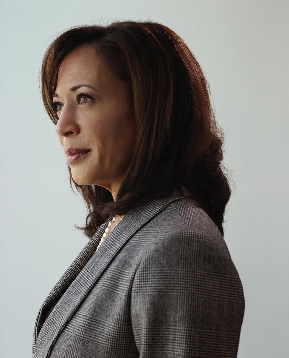 <a href="/KamalaHarris/">Kamala Harris</a> in 2012, shot by Robyn Twomey 🫶🏻🤍