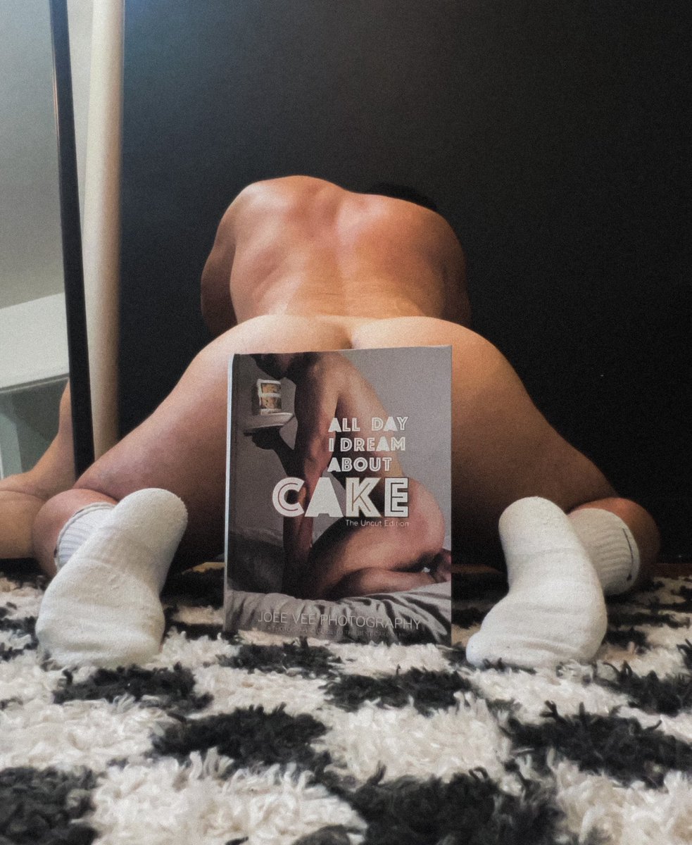 Anyone want to make me happy today and buy a copy of my book?! DM me your receipt 🧾 and I’ll send you a special thank you video!! 😈 The 🔗 to my website is in my bio! 🧡