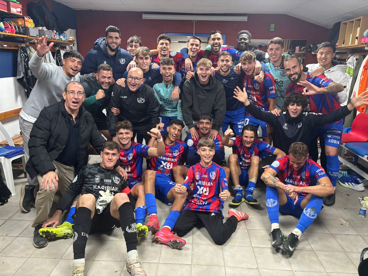 No todos los días se gana al Decano del fútbol español. Que las opciones del <a href="/Yeclano_dptvo/">Yeclano Deportivo</a> de conseguir cualquier objetivo pasaba por hacerse fuerte en La Constitución era una evidencia y así está siendo.

Es el equipo más en forma del grupo junto al Xerez CD y ojo a este dato,