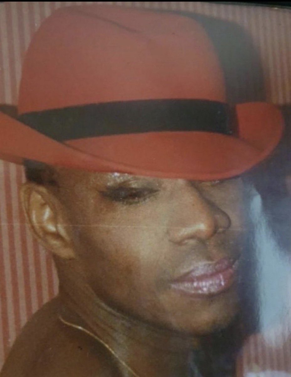 mnbhzc's tweet photo. @booba Ah par ce que cette créature oser mettre de la crème avant d’aller tapiner ?
Booba ta un pied dans la tombe l’autre a l’Ehpad va talquer les fesse à ta fille stp https://t.co/fN7GPHicOT