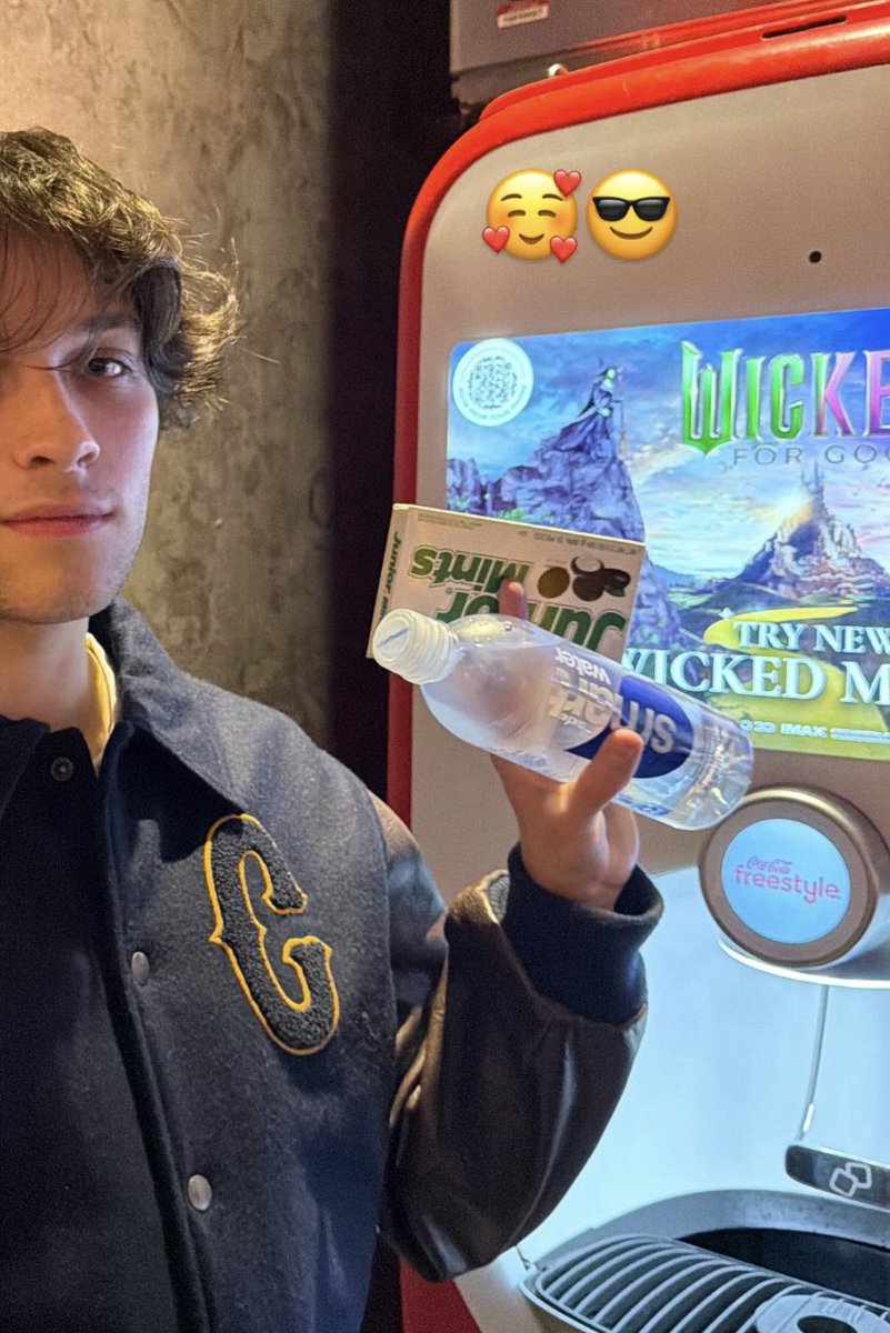 BLOODSlRED's tweet image. no good deed slapped.