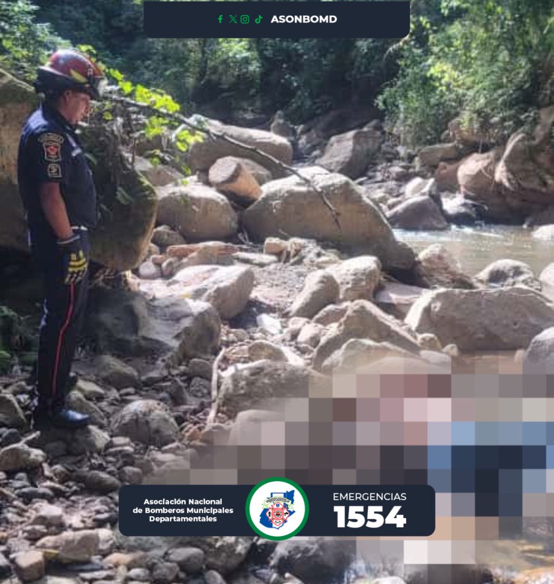 🚨Persona fallecida🚨

Aldea Mencherén Grande, Zaragoza, Chimaltenango, en un barranco de 100 metros de profundidad se localiza a un hombre fallecido, elementos de la estación de <a href="/ASONBOMDGT/">ASONBOMD GUATEMALA</a> de Zaragoza a bordo de las unidades RD-88 y AD-173 proceden a recuperar el cuerpo y