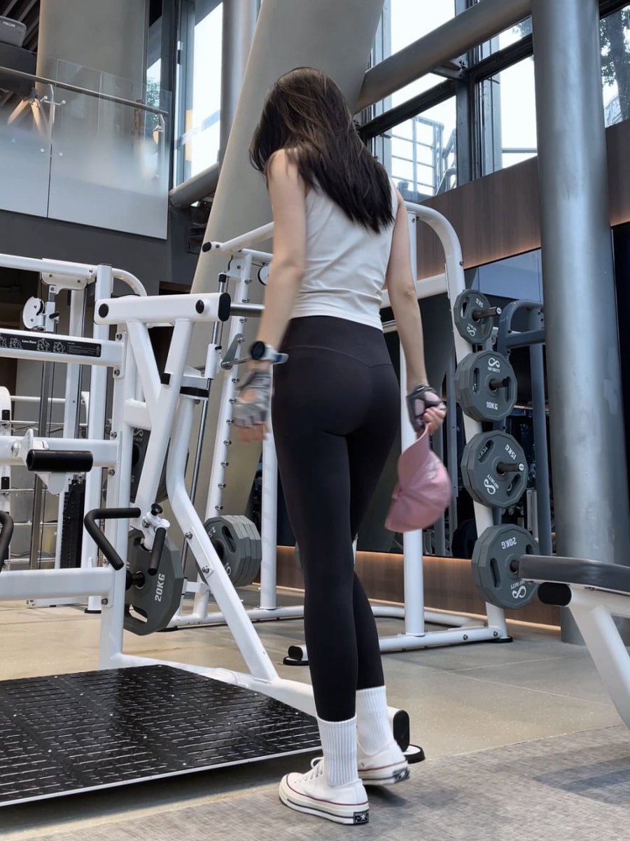 _Isabelle_o's tweet image. Chasing goals, one workout at a time! #GymLife #FitnessJourney