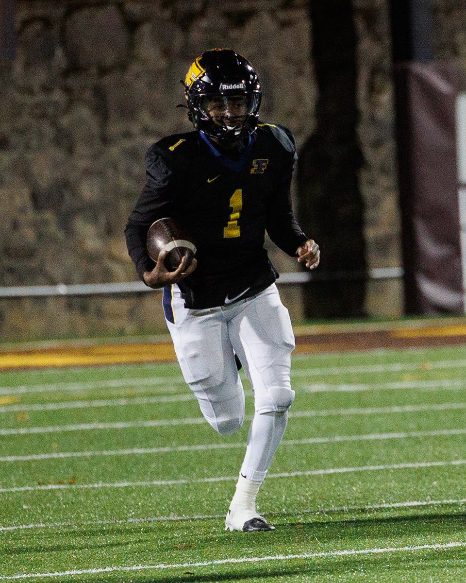 aaronpeguesqb1's tweet image. Stats from a great win in the D10 championship yesterday 9-10 126 6 rushes for 65 1 td hudl.com/v/2TAXW8 @farrellfootball @peguesAmp @darwind2 @PA_TodaySports @kenmoyer52 @210ths @jjwilson_7 @QBcoach1 @CJBennett_08 @PRZVicCastillo @PAPrepVarsity