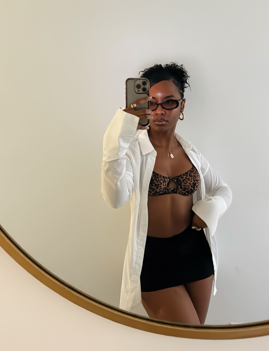 D’Asia Simone (@dasiasimone) on Twitter photo 