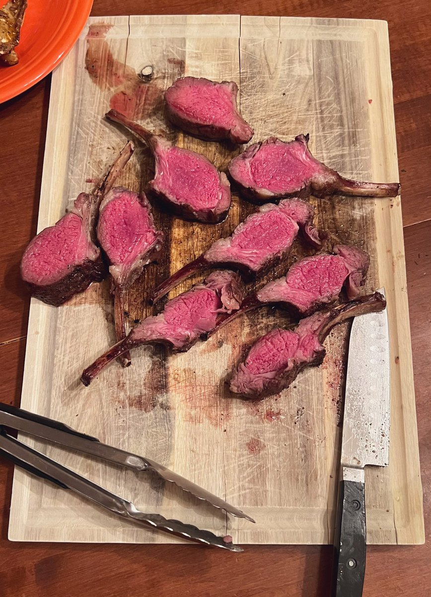 dempilepsy's tweet photo. @schober222 how bout some chops on Sundays? https://t.co/Y9AaV23nPP
