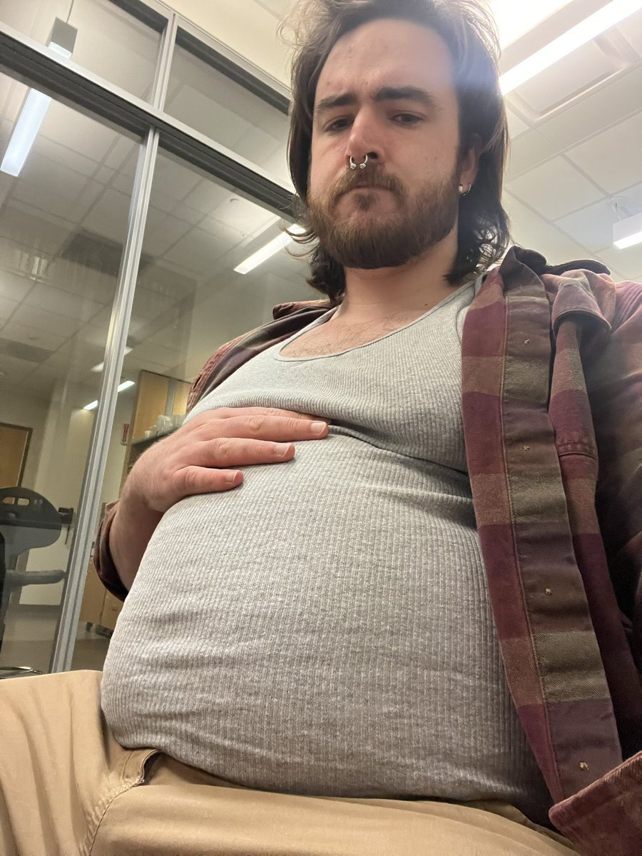 Thickerfaster's tweet image. Feelin full as fuck before my dnd game
