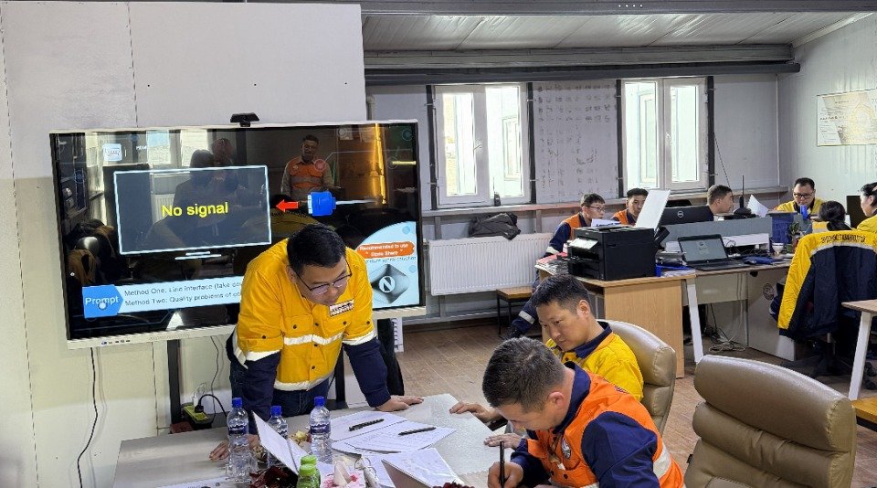 Нэгдсэн менежментийн тогтолцооны стандартын хөндлөнгийн аудитыг цанхийн баруун уурхайн гэрээт компаниудад эхлүүллээ
ett.mn/mn/news/single…
#ETT
#сайн_мэдээний_уурхай
#хариуцлагатай_уул_уурхай