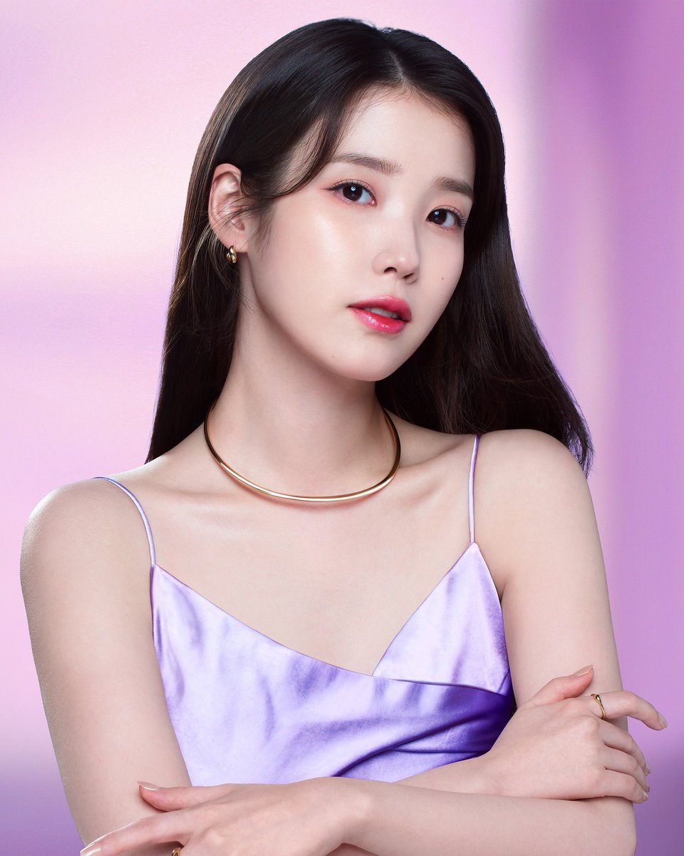 _IUvotingIndo's tweet image. The voting will ends today at 23:59 KST

DAY 11
2025 MAMA AWARDS

🏆Fans' Choice 2nd Vote 
Male: GDragon
Female: IU

🏆Visa Fans' Choice of the Year → IU

Post your vote with hashtag #2025MAMAVOTE #IU 
1 RT = 1 vote