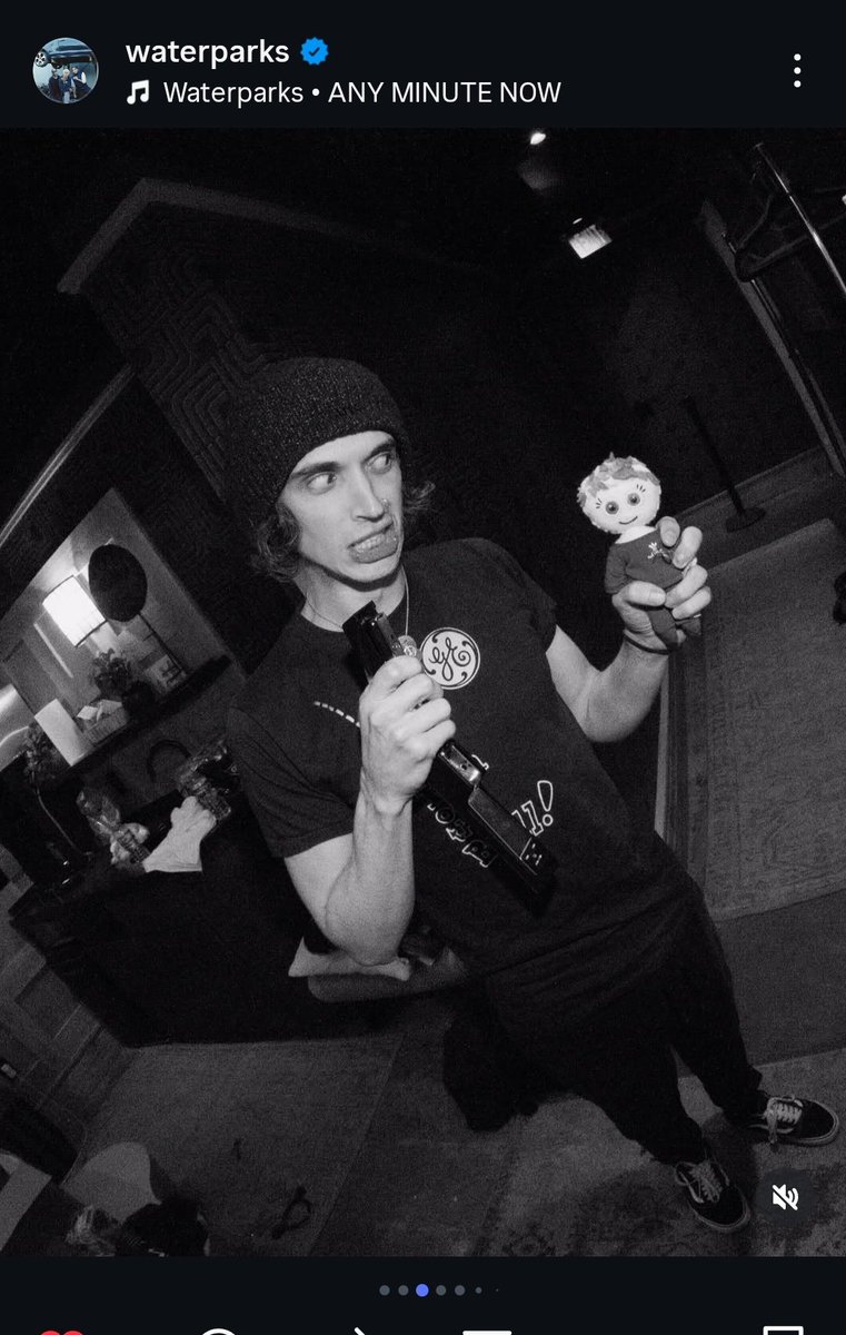 TinyWaterparks's tweet photo. @PARXAFTERDARK2 @waterparks Heck yeah it does https://t.co/dUlxXh2hYC