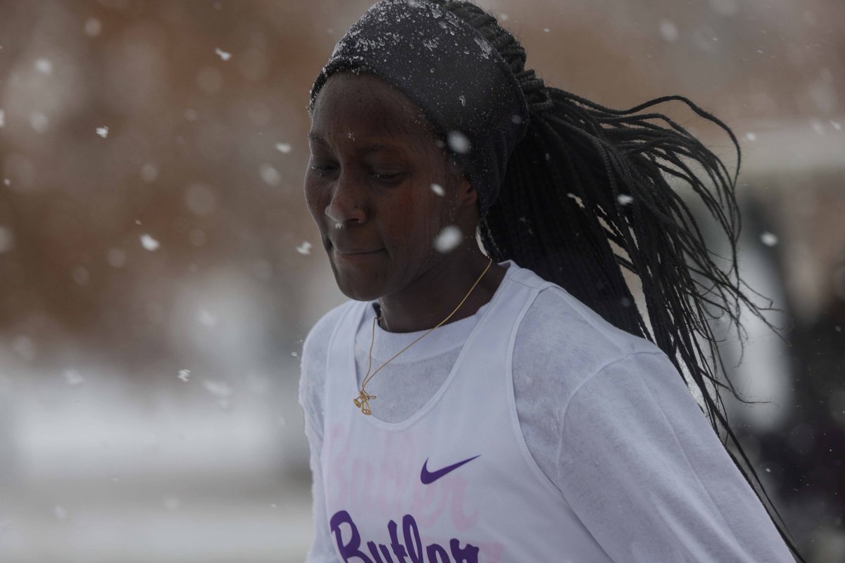 ButlerGrizzlies's tweet image. Successful weekend for @ButlerCCTFXC at the NJCAA Div. I Championships!❄️
Men finish in 3rd place while the Women finish 12th!
Sfiso Makolomakwa- 6th
Emmanuel Otim- 10th
Itumeleng Ngxabazi- 15th

#roargrizz🐻