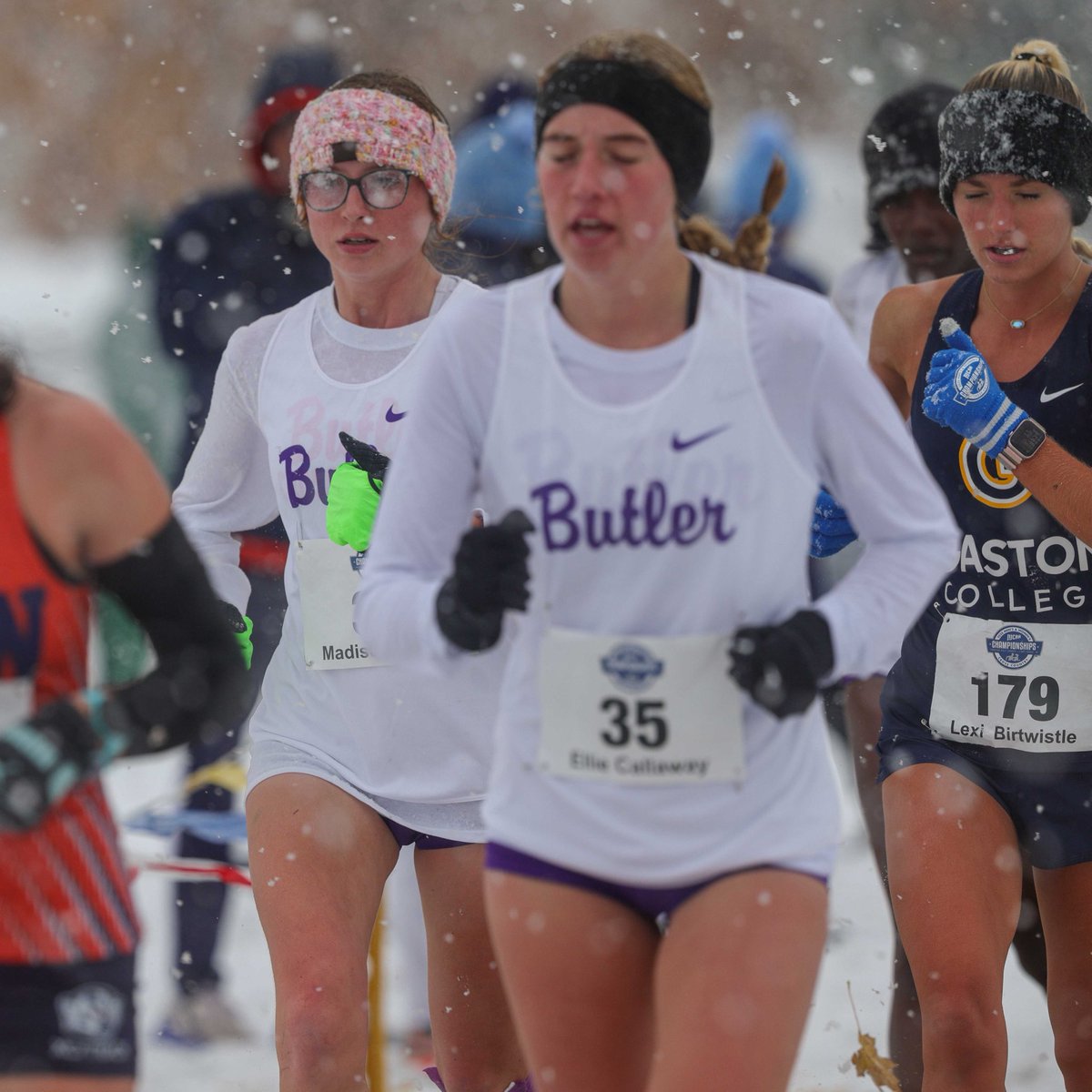 ButlerGrizzlies's tweet image. Successful weekend for @ButlerCCTFXC at the NJCAA Div. I Championships!❄️
Men finish in 3rd place while the Women finish 12th!
Sfiso Makolomakwa- 6th
Emmanuel Otim- 10th
Itumeleng Ngxabazi- 15th

#roargrizz🐻