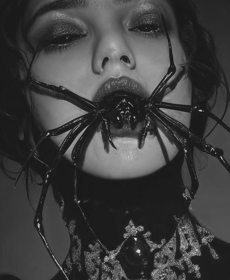 Finalizamos la sección de narrativa con el cuento de Silvia Pérez Rodríguez El rincón en la casona de la abuela
Disponible en la página 135 de GROTESCO🩸
drive.google.com/file/d/1PQZBZo…