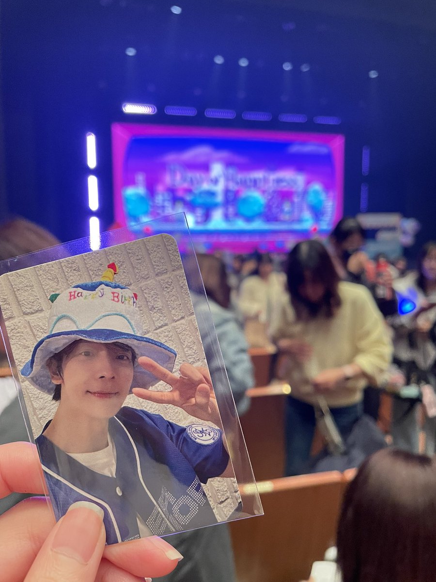__d1015's tweet photo. @donghae861015 
しあわせな推し活でした💙
急遽、日本に来てくれてありがとうっ
みんなでみんなのお誕生日
祝えて楽しかった( ¨̮ ) https://t.co/YZLmgQwH3B