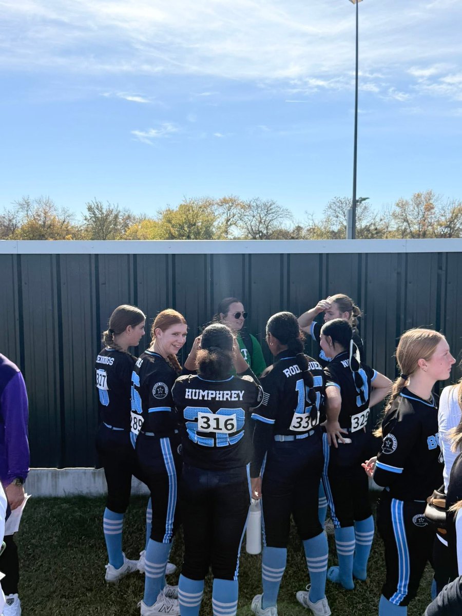 KSHumphrey22's tweet photo. Spent the weekend at the @TCNfastpitch Fall Invite and Exposure Camp! Super grateful for the opportunity to be in front of so many amazing coaches. 

Overall it wasn’t our best outing at the tournament but as a team continued to make adjustments where needed. 
I finished the weekend with 12 IP, 3.50 ERA, 2.08 WHIP, 7 Ks. 

@OKBombersNatl @ExtraInningSB @SoftbalAmerica
@LineDsoftball @MaxPreps @fastpitchwatch
@PrepSoftball @LegacyLegendsS1
@ConnectSports_ @D1Softball @MSPtakeover @SoftballDown @Get2CollegAth @IHartFastpitch
@CoastRecruits @SBRRetweets @5_recruiting @QrRecruiter @TAProfileAPP @SoftballRecruit @OutsideTheGames
@CollegeBDJocks @MaxPreps @TopPreps
@SunilSportsNews