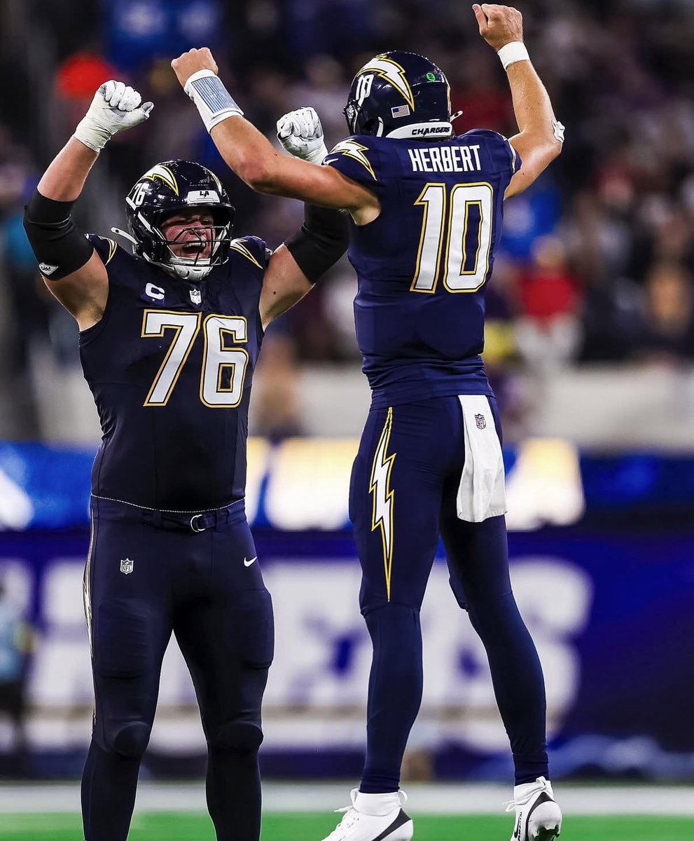 MikeyOver1's tweet image. It’s never been more clear 

Chargers -3 

See you tonight