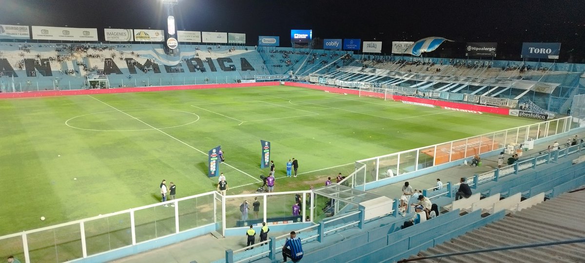 Una noche de Domingo para relatar <a href="/ATOficial/">Atlético Tucumán</a> y <a href="/ClubGodoyCruz/">Club Godoy Cruz</a> por <a href="/lametro935/">Radio Metropolitana 93.5</a> con todo el equipo <a href="/MetroSportsTJ/">Metrosports2026</a> <a href="/JADiazRomero/">Poppydiaro ⭐⭐⭐</a> <a href="/jmrj2024/">Marcelo</a> <a href="/jdanylu/">Daniela Benitez</a> <a href="/JJBenitez23/">Carlos Juan jose Benítez</a> <a href="/guido19977/">Martin Guido Montoya</a>