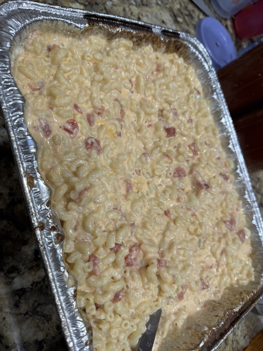 MathiasJSaltier's tweet image. #twittersupperclub 
Rack of honey bbq ribs, 3lb spg tritip and some smoked cheddar mac on the @TraegerGrills pro 34.