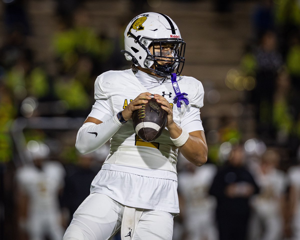 433 yards 
7 TDS
19/27
Rivalry win 
Playoffs clinched
GODS PLAN !!!
<a href="/sandiefootball/">Amarillo Golden Sandstorm Football</a> <a href="/abovetherimkh/">Kelsey Hull</a> <a href="/JVNYLFILMS/">JVNYL FILMS</a>