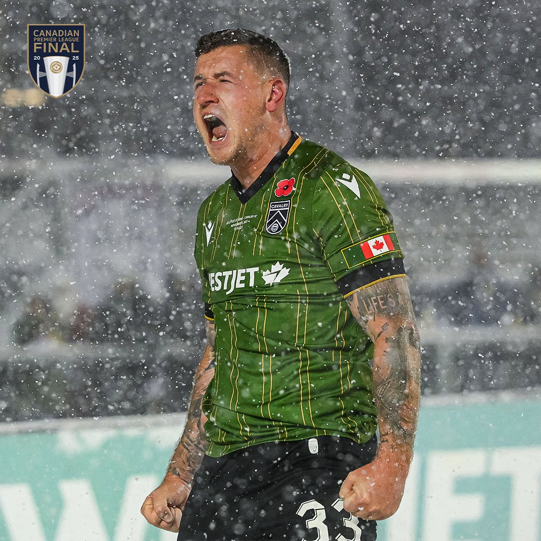 CPLsoccer's tweet image. Knee slide in the snow? Fraser Aird is just built different. ❄️

#CanPL #CPLFinal #RiseToTheNorth