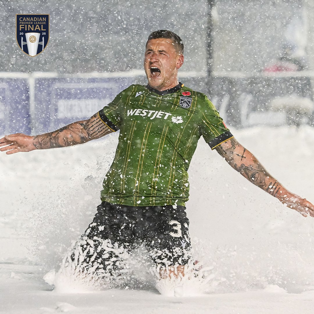 CPLsoccer's tweet image. Knee slide in the snow? Fraser Aird is just built different. ❄️

#CanPL #CPLFinal #RiseToTheNorth