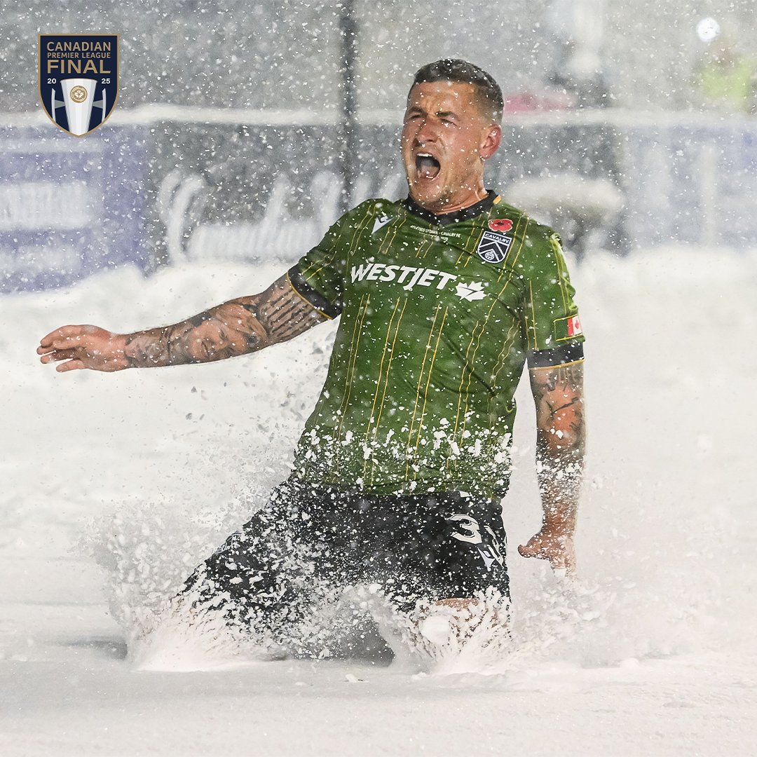CPLsoccer's tweet image. Knee slide in the snow? Fraser Aird is just built different. ❄️

#CanPL #CPLFinal #RiseToTheNorth