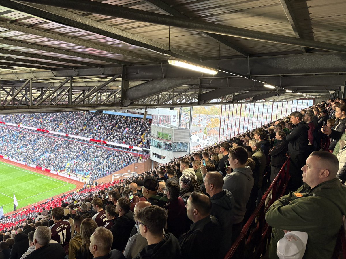 Gerben_G's tweet image. Dat was hem weer, weekendje Engeland 🏴󠁧󠁢󠁥󠁮󠁧󠁿!  Blackpool, zoals verwacht (&amp;amp; gehoopt) was fantastisch. 3-1 winst tegen Cardiff en de nachten waren hemels. Vandaag Aston Villa, 4-0 winst. Prachtig stadion en dito pot vandaag !