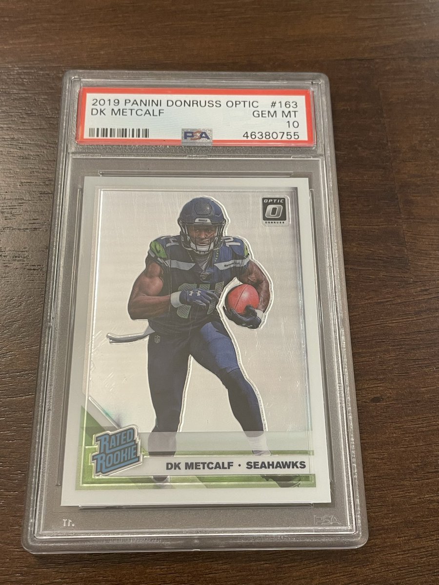 roseyscards's tweet photo. Only a couple small trades made today for the final day at the @sportcardexpo, next time I go to a show like that I’ll be much more prepared with what I want to pick up in trade, sell off, and buy.  Still a fun experience to check out cool cards and memorabilia! #TheHobby https://t.co/4HihuRk3sc