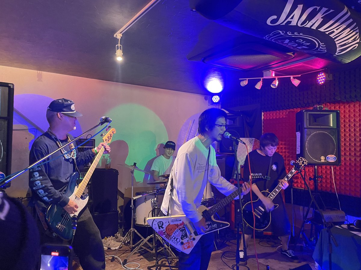 poo2310's tweet photo. 昨日のHash♪
#WorkerBee
#The Nuts
#tonights
#Rioxshana Cracks
#働蜂七番勝負 第二戦
#庄内ライブバーHash https://t.co/ZVi90i5f9F